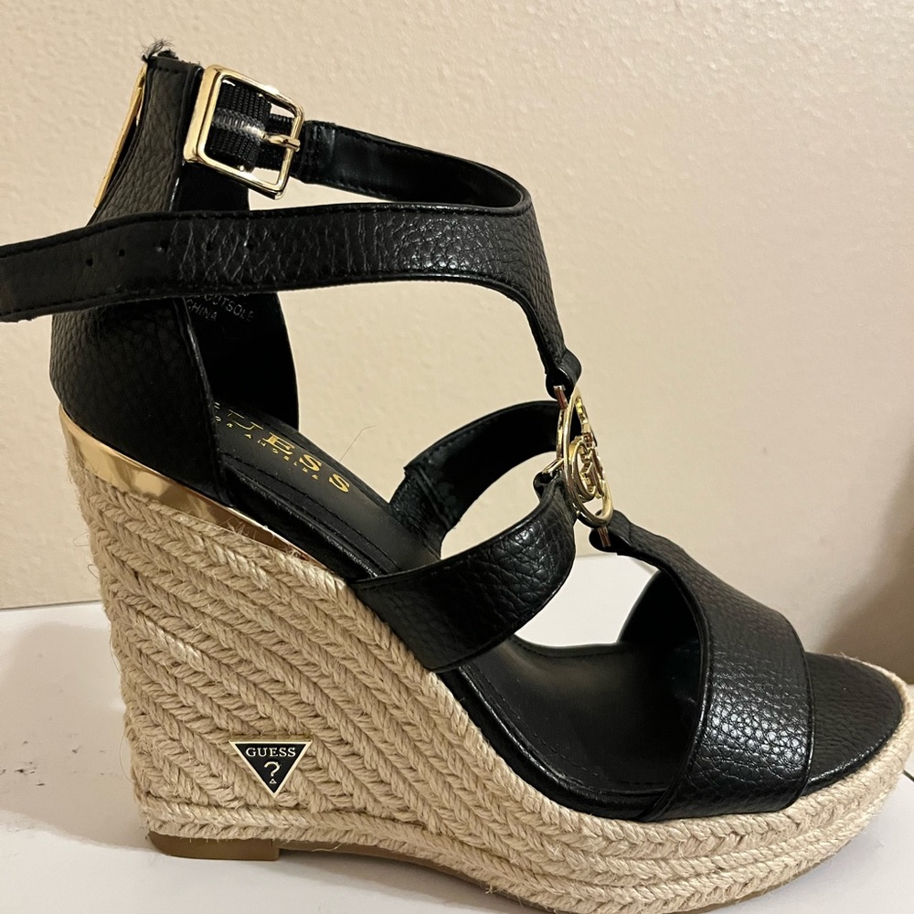 Black Guess Wedges